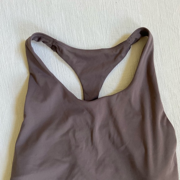 Old navy fitted workout top - Picture 2 of 2